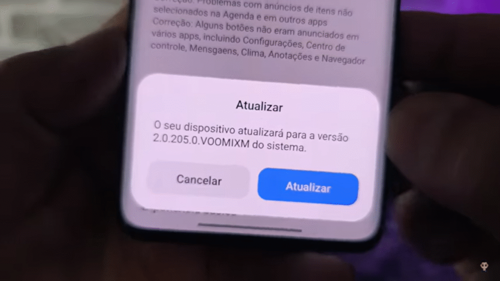 A tela de atualização para a nova HyperOS 2.2 Global no Redmi Note 13 Pro 5G. A versão do sistema indicada é a 2.0.205.0.VOOMIXM.

