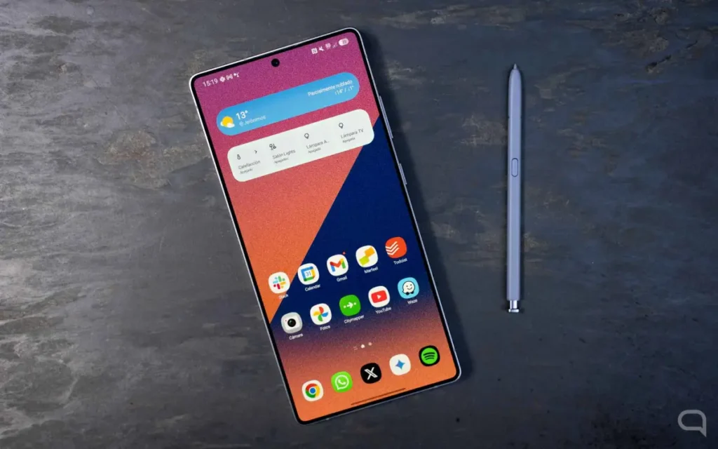 Infográfico passo a passo para verificar elegibilidade ao One UI 8 em celular Samsung.