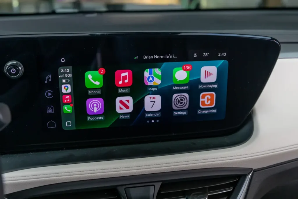 Decisão radical: General Motors abandona Android Auto e CarPlay em carros a combustão também