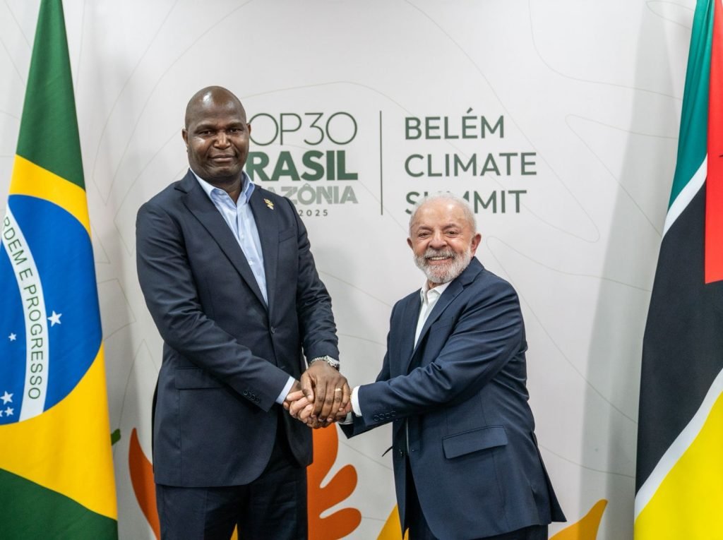 Chapo-e-Lula Presidente de Moçambique e Lula viralizam na COP30 por diferença de altura